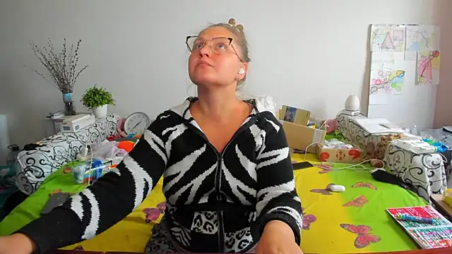 Snapshot of IamYourNarcotic chatting on October 26, 11:16 am IamYourNarcotic online show from October 26, 11:16 am