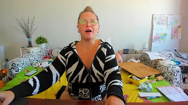 Snapshot of IamYourNarcotic chatting on November 3, 10:16 am IamYourNarcotic online show from November 3, 10:16 am