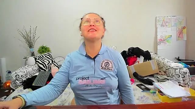 Snapshot of IamYourNarcotic chatting on December 2, 9:03 am IamYourNarcotic online show from December 2, 9:03 am