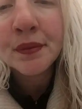 Mllesha74000 online show from February 4, 3:47 pm