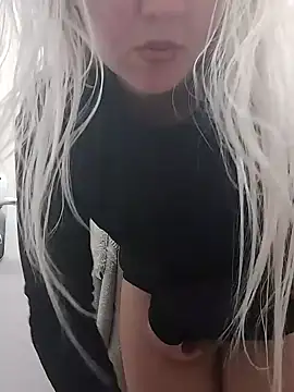 Mllesha74000 online show from February 7, 1:01 pm