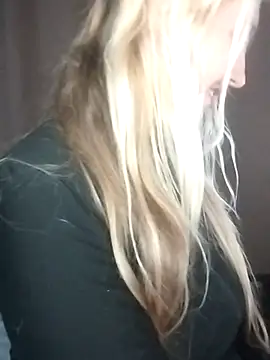 Snapshot of Mllesha74000 chatting on December 2, 3:18 pm Mllesha74000 online show from December 2, 3:18 pm