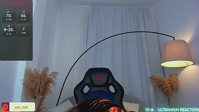 Snapshot of _Eva_Rose_ chatting on December 8, 1:47 pm Eva Rose online show from December 8, 1:47 pm