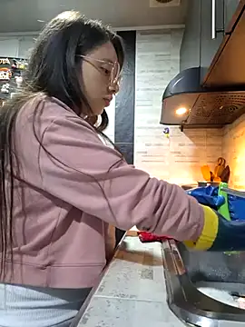 linda-schmidt online show from March 15, 1:30 am