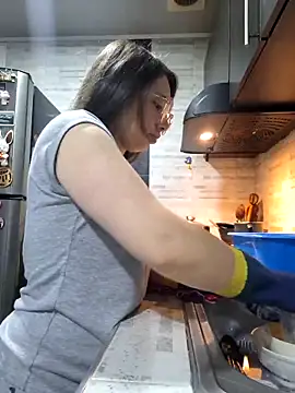 linda-schmidt online show from March 22, 4:15 pm