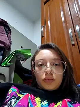 linda-schmidt online show from March 17, 10:46 pm