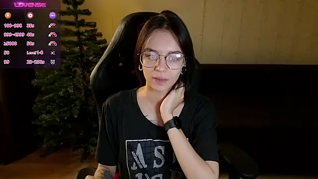 Snapshot of alyssa_sweet chatting on December 9, 8:00 am alyssa sweet online show from December 9, 8:00 am