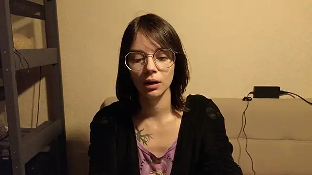 Snapshot of alyssa_sweet chatting on December 17, 10:11 pm alyssa sweet online show from December 17, 10:11 pm