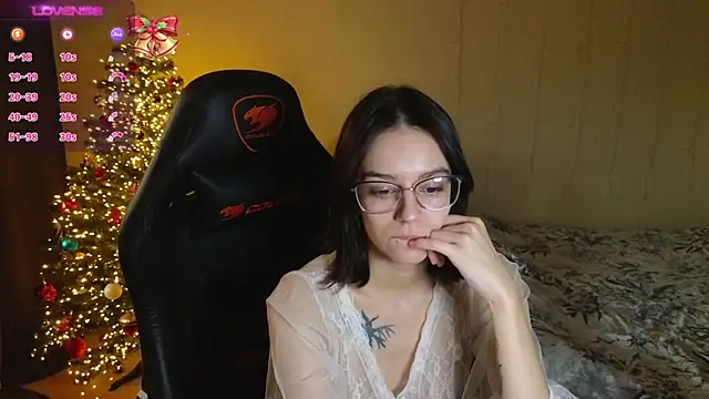 Snapshot of alyssa_sweet chatting on December 25, 9:13 am alyssa sweet online show from December 25, 9:13 am