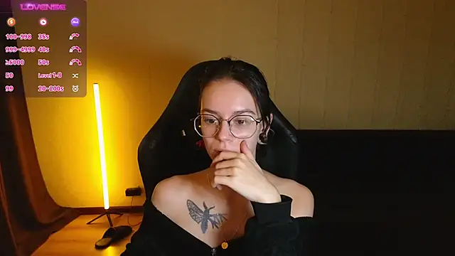 Snapshot of alyssa_sweet chatting on January 21, 4:10 am alyssa sweet online show from January 21, 4:10 am