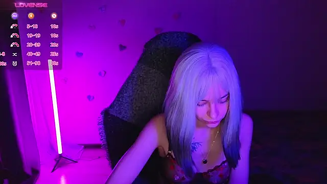 Snapshot of alyssa_sweet chatting on February 12, 4:33 am alyssa sweet online show from February 12, 4:33 am