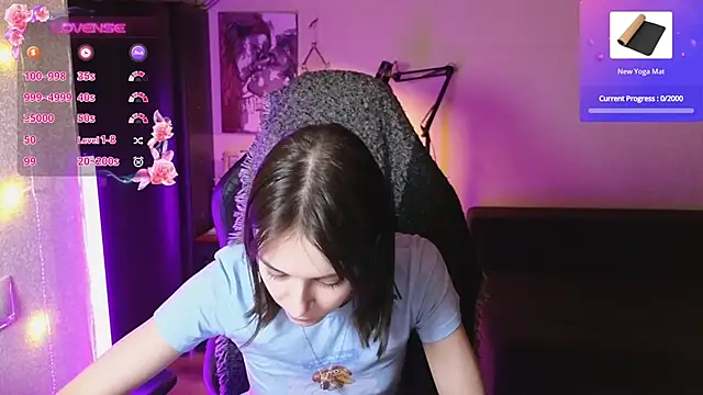 Snapshot of alyssa_sweet chatting on February 20, 8:17 am alyssa sweet online show from February 20, 8:17 am