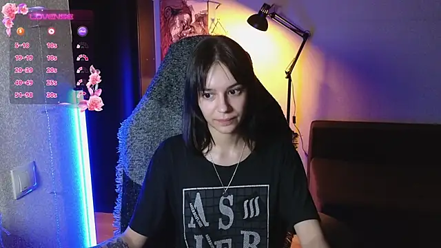 Snapshot of alyssa_sweet chatting on February 25, 2:25 am alyssa sweet online show from February 25, 2:25 am