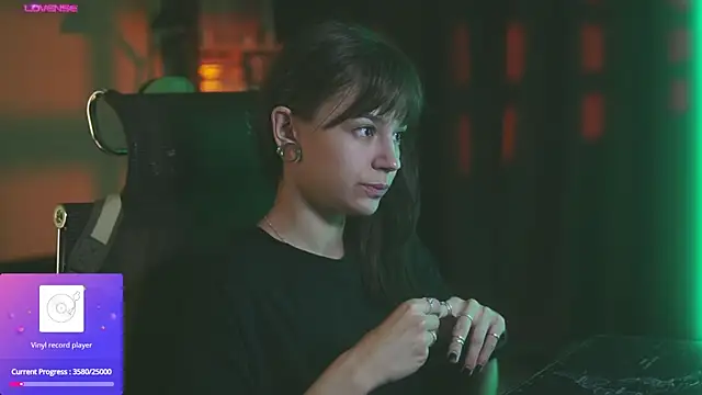 Snapshot of alyssa_sweet chatting on October 13, 5:40 am alyssa sweet online show from October 13, 5:40 am