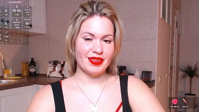 Snapshot of HotTiffani chatting on February 11, 2:35 pm HotTiffani online show from February 11, 2:35 pm