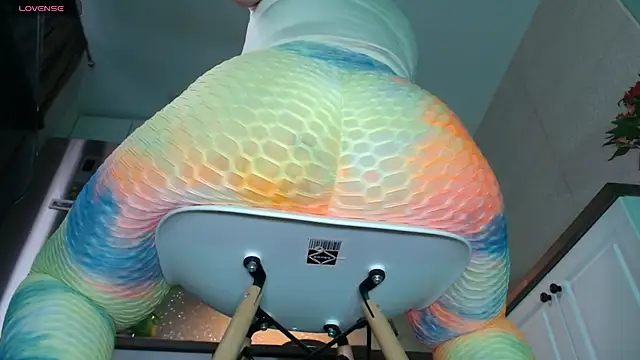 Snapshot of HotTiffani chatting on March 5, 12:11 pm HotTiffani online show from March 5, 12:11 pm