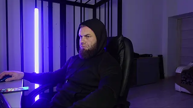 Snapshot of Tommy_Burnz chatting on February 11, 3:29 am Tommy Burnz online show from February 11, 3:29 am