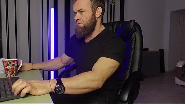 Snapshot of Tommy_Burnz chatting on February 13, 2:45 am Tommy Burnz online show from February 13, 2:45 am