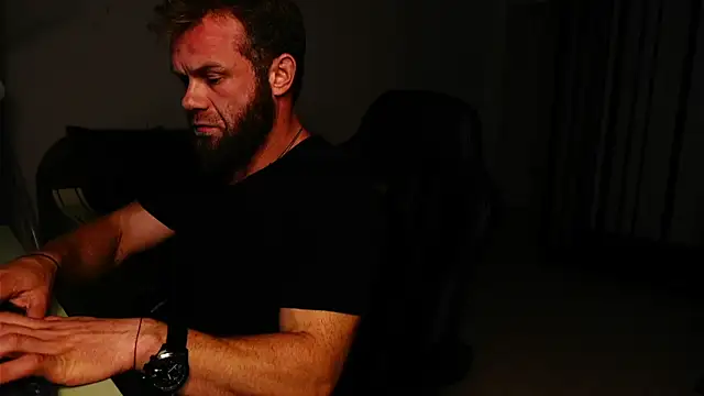 Snapshot of Tommy_Burnz chatting on September 8, 7:35 pm Tommy Burnz online show from September 8, 7:35 pm