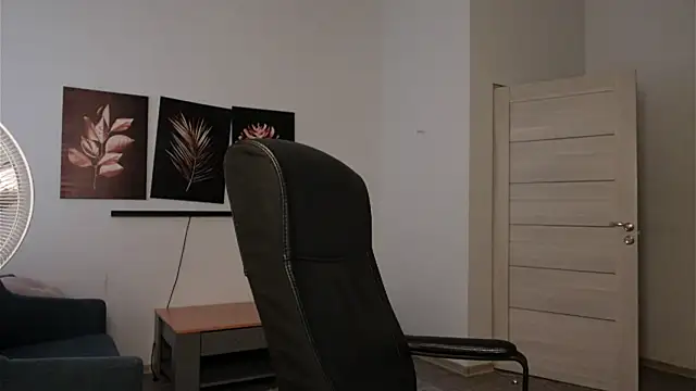 Snapshot of Tommy_Burnz chatting on September 11, 4:23 am Tommy Burnz online show from September 11, 4:23 am