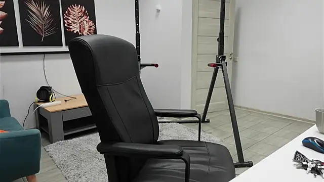 Snapshot of Tommy_Burnz chatting on November 20, 1:44 pm Tommy Burnz online show from November 20, 1:44 pm