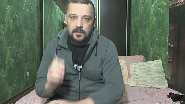 DanielOhCool online show from December 16, 9:24 am