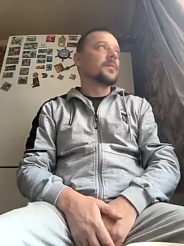 DanielOhCool online show from February 6, 7:35 am