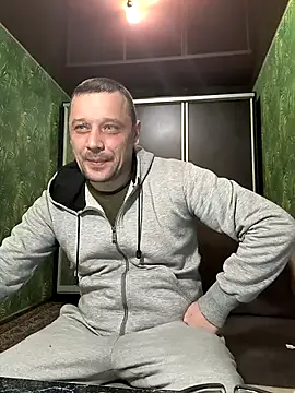 DanielOhCool online show from February 24, 1:53 pm