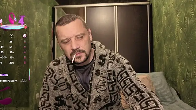 DanielOhCool online show from December 20, 7:37 am