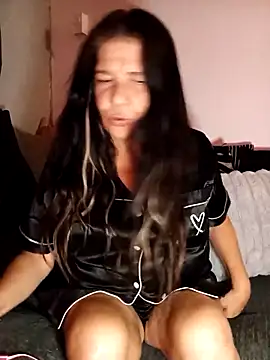 Snapshot of Leanne43 chatting on November 14, 9:35 pm Leanne43 online show from November 14, 9:35 pm