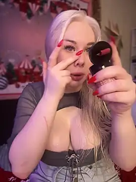 LaraHollywood online show from December 21, 7:24 am