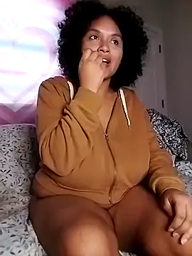 Snapshot of TasteeKitty chatting on October 16, 8:10 pm TasteeKitty online show from October 16, 8:10 pm