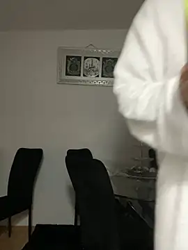 Snapshot of bestofsex99 chatting on February 3, 6:17 pm bestofsex99 online show from February 3, 6:17 pm