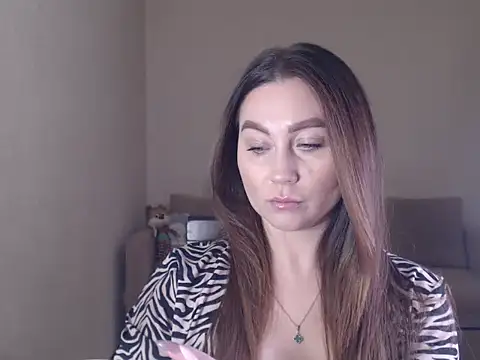 Snapshot of marishaarimova chatting on November 18, 3:01 am marishaarimova online show from November 18, 3:01 am