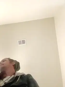 Snapshot of FUNINWV9 chatting on December 16, 5:18 pm FUNINWV9 online show from December 16, 5:18 pm