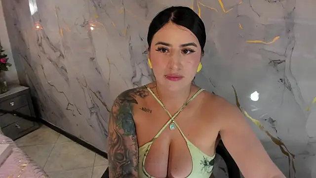 Snapshot of Nara_belen chatting on February 22, 3:45 am Nara belen online show from February 22, 3:45 am