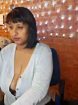 Snapshot of Lilybanx chatting on January 26, 7:20 pm Lilybanx online show from January 26, 7:20 pm