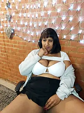 Snapshot of Lilybanx chatting on February 22, 12:19 pm Lilybanx online show from February 22, 12:19 pm