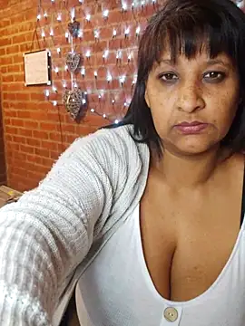 Snapshot of Lilybanx chatting on February 23, 4:46 pm Lilybanx online show from February 23, 4:46 pm