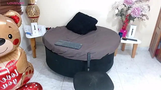 NicoleSantana online show from June 5, 10:48 pm