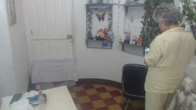 FunnyGrandma online show from February 21, 4:07 am