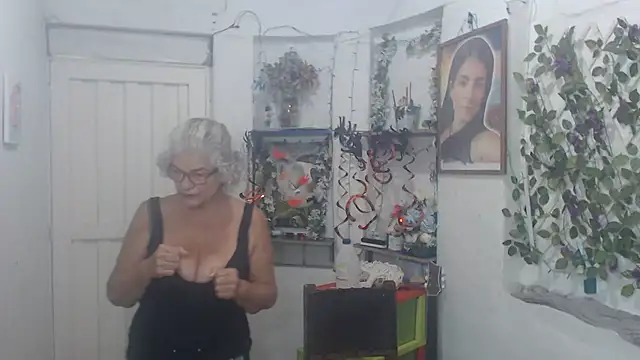 FunnyGrandma online show from October 23, 3:06 am