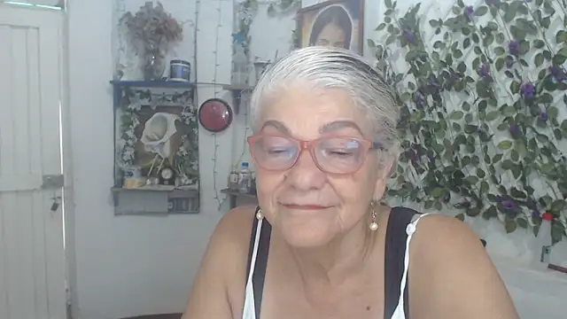 FunnyGrandma online show from March 24, 8:14 pm