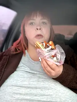 Snapshot of Model9798 chatting on October 27, 11:14 am Model9798 online show from October 27, 11:14 am