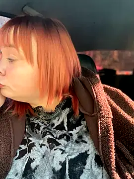 Snapshot of Model9798 chatting on October 29, 6:37 am Model9798 online show from October 29, 6:37 am