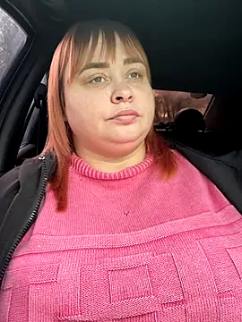 Snapshot of Model9798 chatting on November 15, 8:33 am Model9798 online show from November 15, 8:33 am