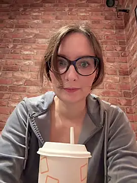 The Snowwhitee online show from December 22, 9:12 pm