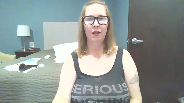 SweetandNaughty1 online show from September 15, 3:39 am