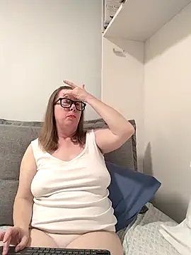 SweetandNaughty1 online show from December 3, 8:18 pm