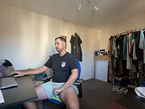 Snapshot of Kramer023 chatting on September 22, 10:17 am Kramer023 online show from September 22, 10:17 am